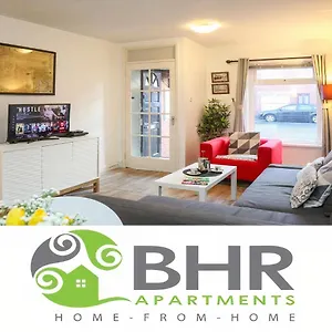 Great Location - City Centre - Parking - 4 Beds - 2 Bedrooms Apartamento